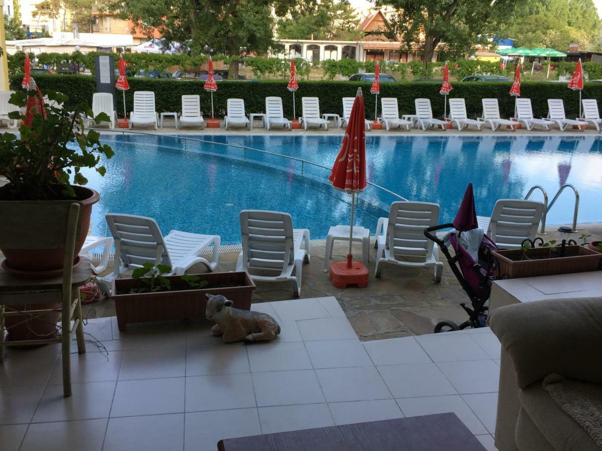 Blue Summer Sunny Beach Ngoại thất bức ảnh